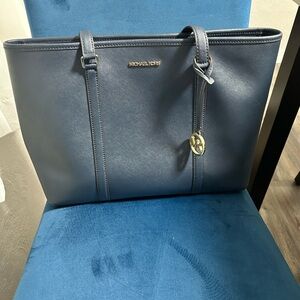 Micheal Kors Jet set Travel Tote Navy Blue
